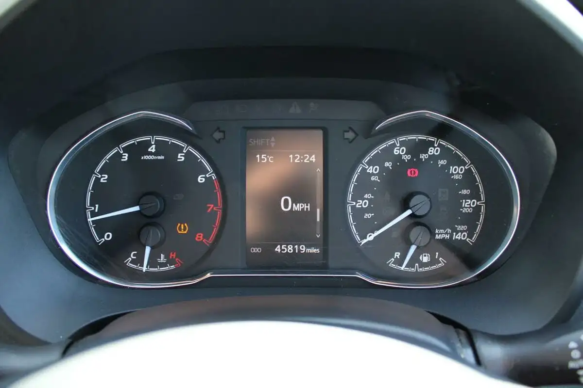 2019-toyota-yaris-15-vvt-i-y20-111bhp-1496cc-big-19
