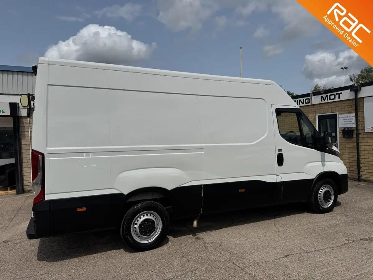 2023-iveco-daily-s-class-23td-35s14v-business-3520mm-h2-136pseu6dt-big-9