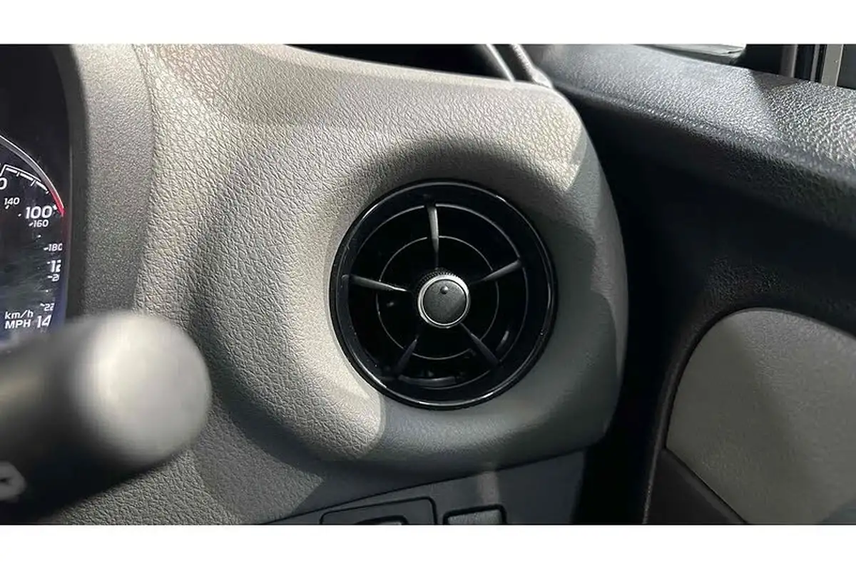 2018-toyota-yaris-15-vvt-i-icon-tech-111bhp-1496cc-cvt-big-25