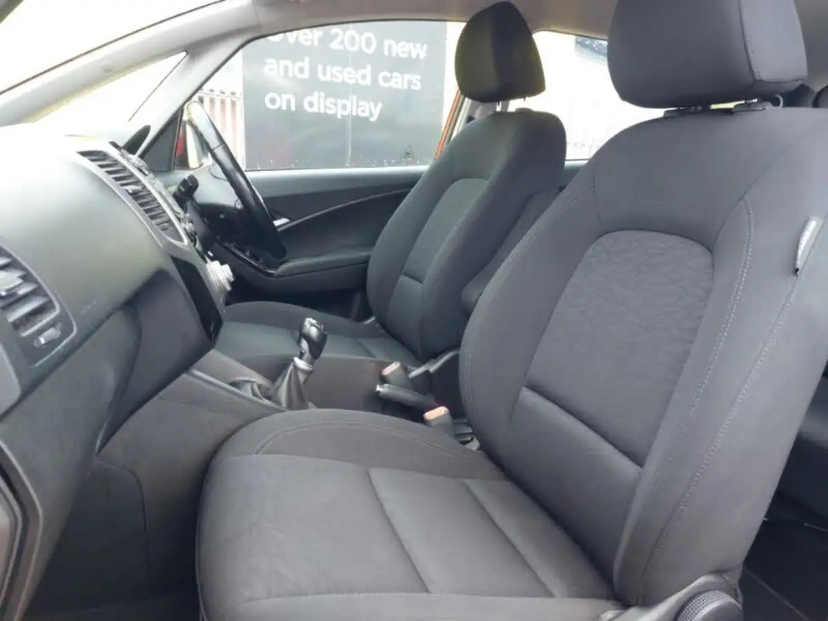 2017-hyundai-ix20-14-se-big-4