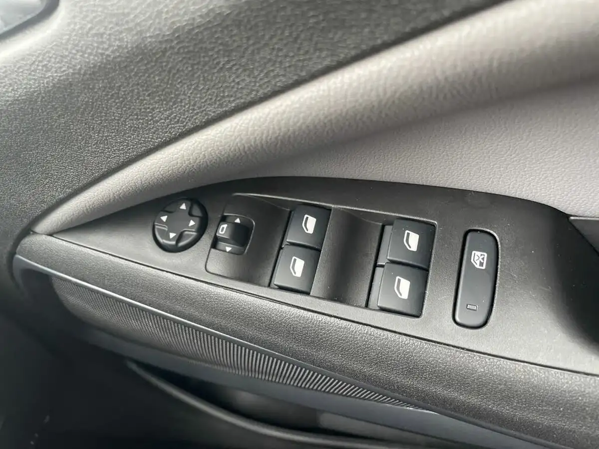 2020-vauxhall-crossland-x-12-elite-nav-130ps-turbo-auto-big-19