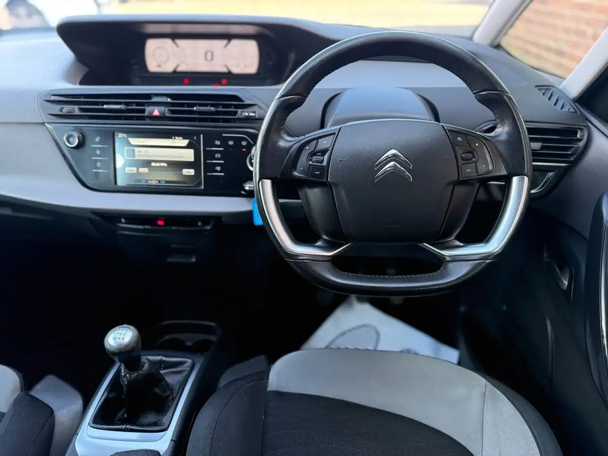 2014-citroen-grand-c4-picasso-16e-hdi-vtr-115ps-big-8