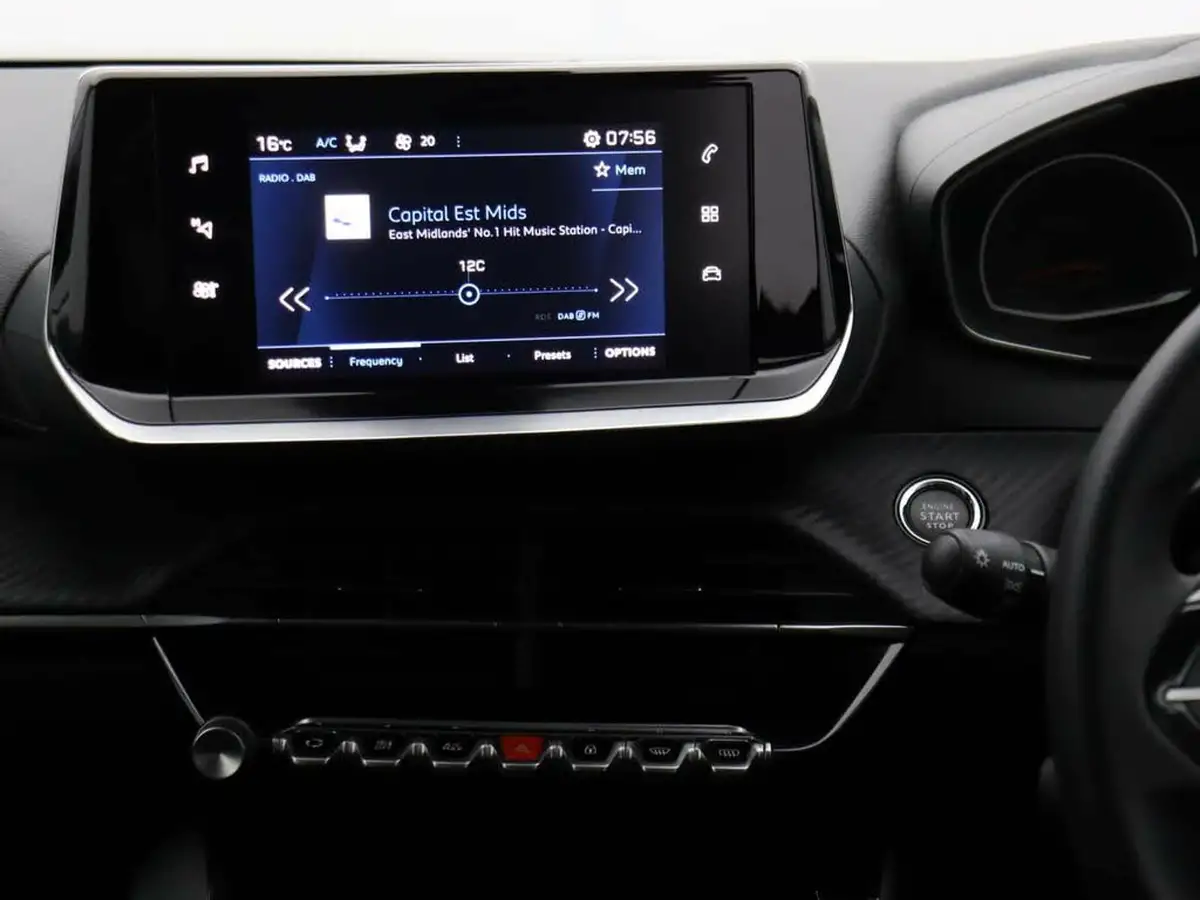 2021-peugeot-2008-suv-12-puretech-active-premium-100bhp-big-8