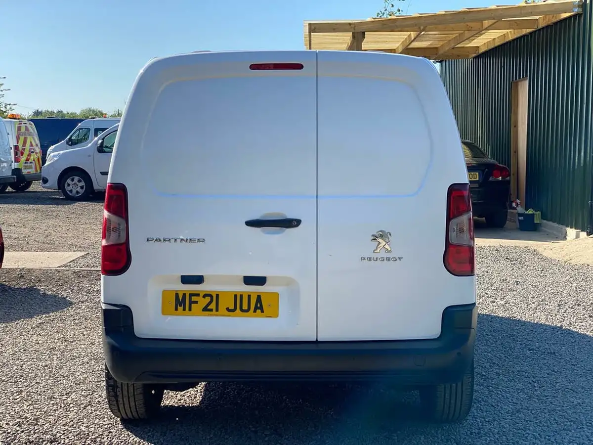 2021-peugeot-partner-15-bluehdi-1000-professional-100ps-eu6dt-panel-big-19