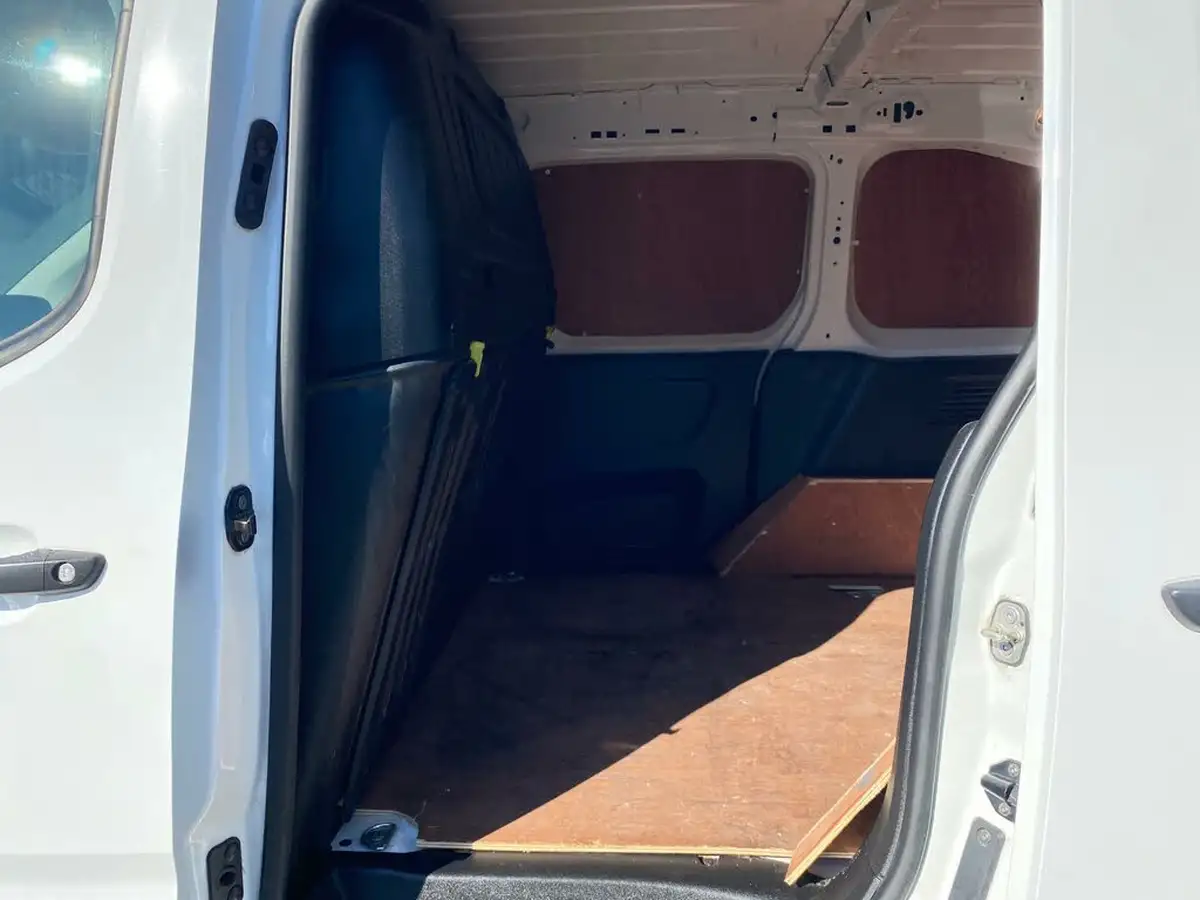 2021-peugeot-partner-15-bluehdi-1000-professional-100ps-eu6dt-panel-big-43