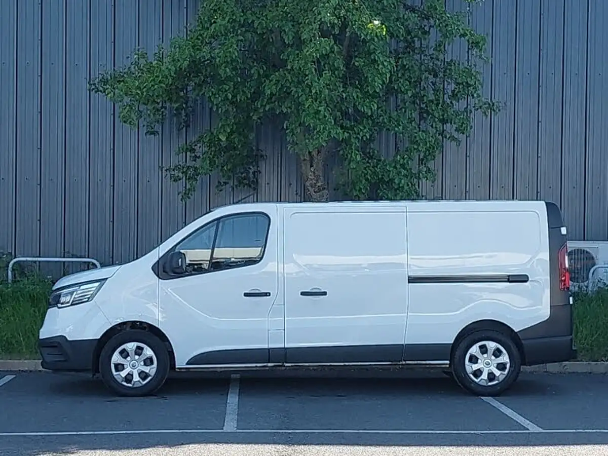 2022-renault-trafic-20dci-ll30-150-business-big-3