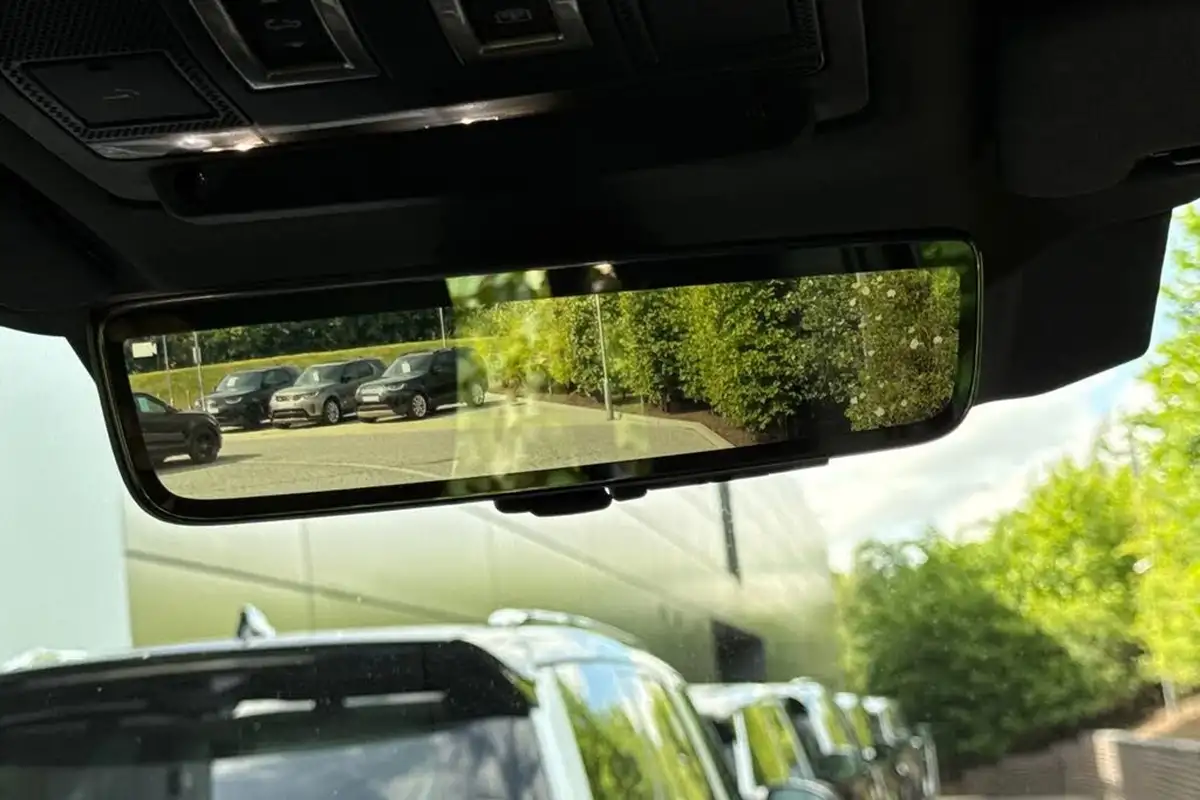 2024-land-rover-110-defender-30-d300-x-dynamic-hse-big-45