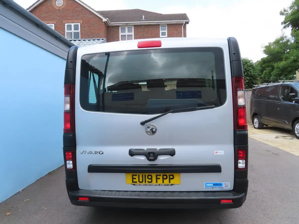 2019-vauxhall-vivaro-16cdti-2900-l1h1-120pseu6c-ss-9-seats-combi-big-18