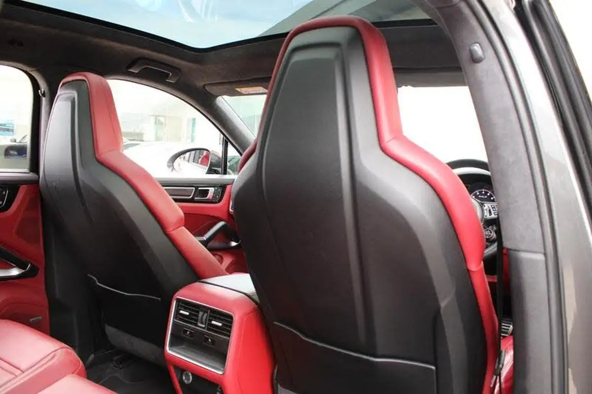 2022-porsche-cayenne-40-v8-turbo-s-e-hybrid-coupe-big-33