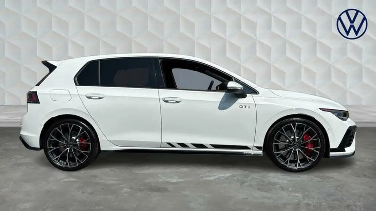 2025-volkswagen-golf-20-tsi-gti-clubsport-big-3