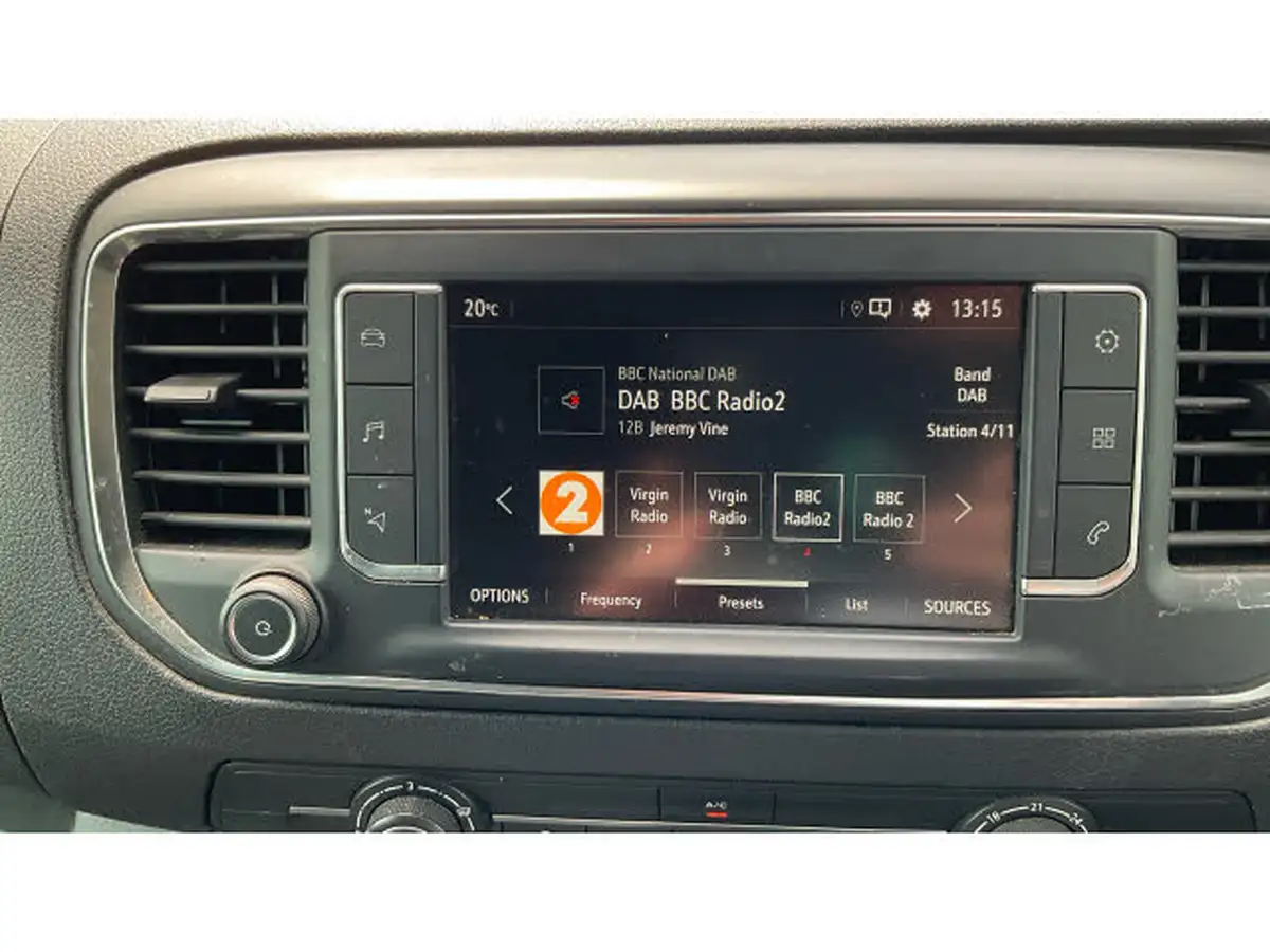 2020-vauxhall-vivaro-20td-3100-l2h1-elite-120pseu6dt-panel-big-11