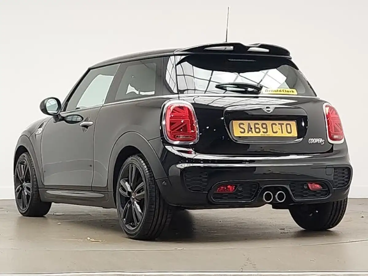 2019-mini-cooper-20-cooper-s-sport-189bhp-hatchback-3d-auto-big-1