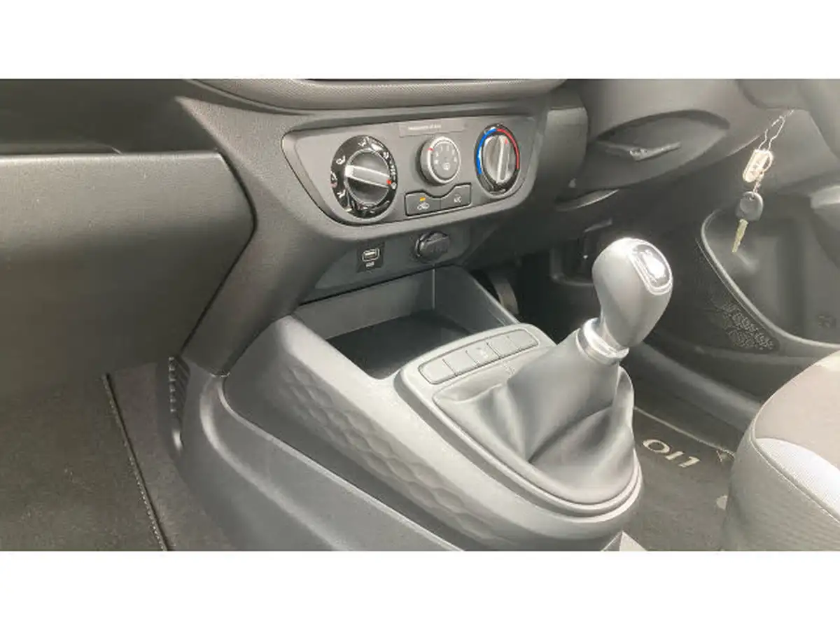 2021-hyundai-i10-12-se-connect-big-12