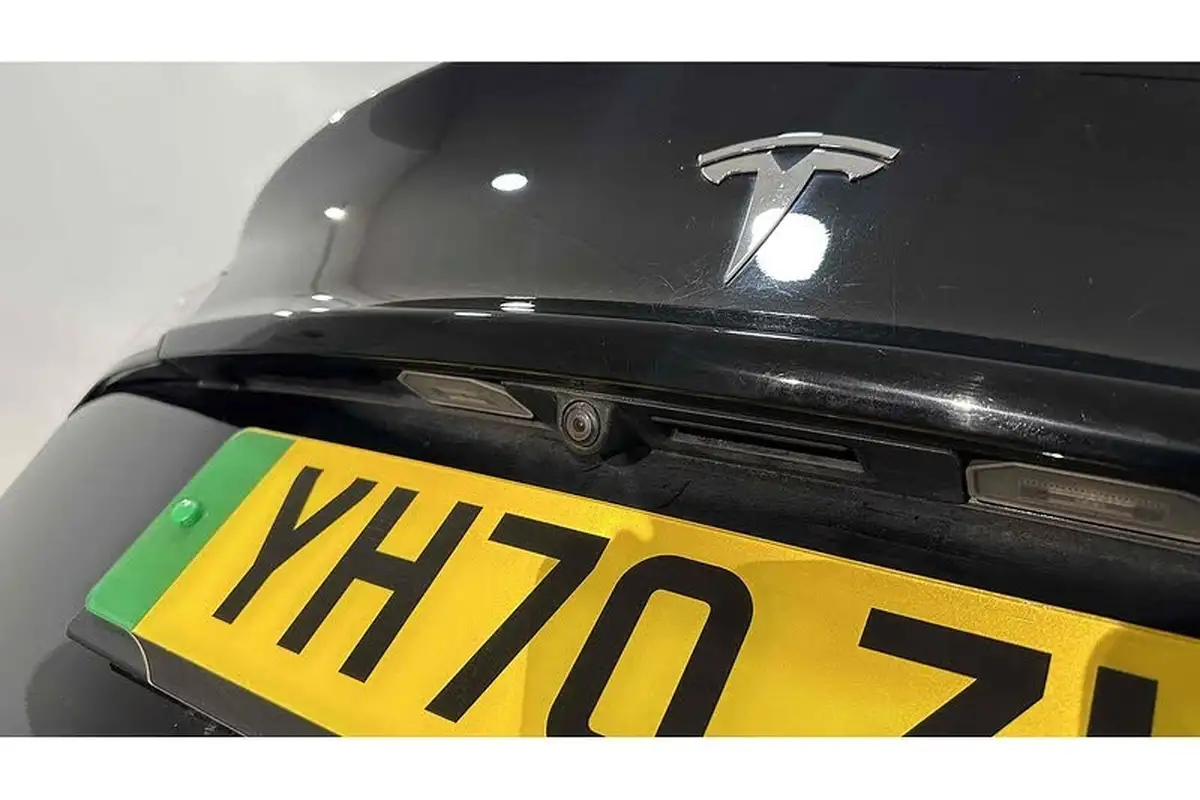 2020-tesla-model-3-e-long-range-big-13