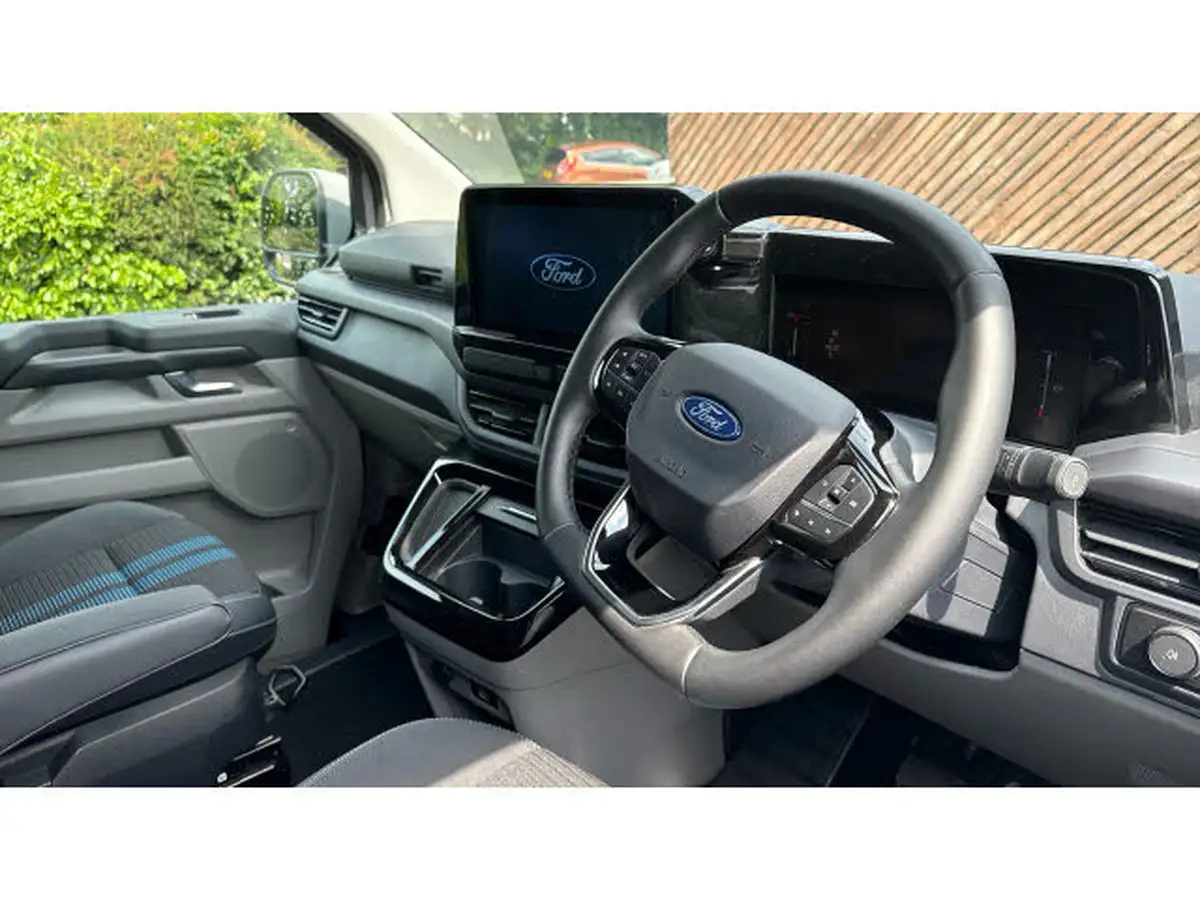 2025-ford-transit-custom-big-4
