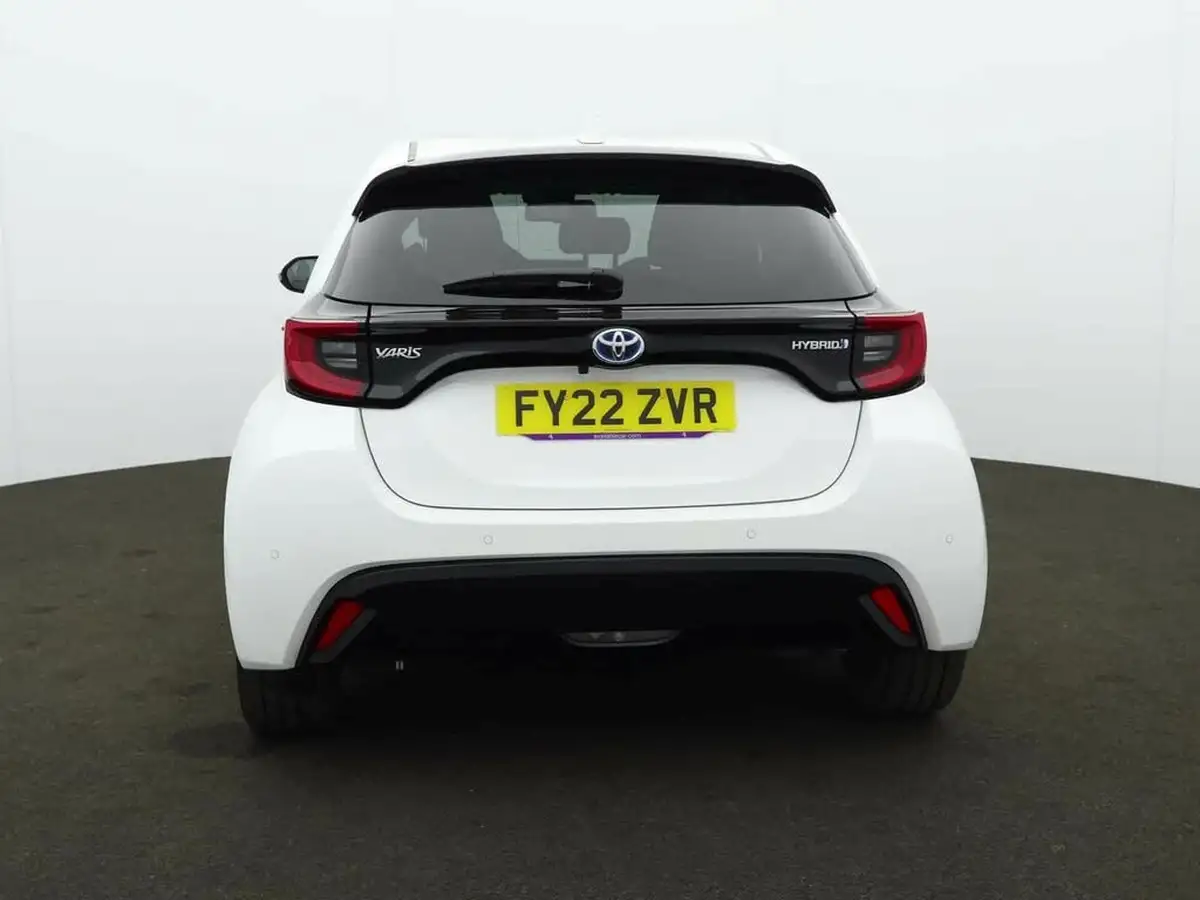 2022-toyota-yaris-15-vvt-i-excel-big-3