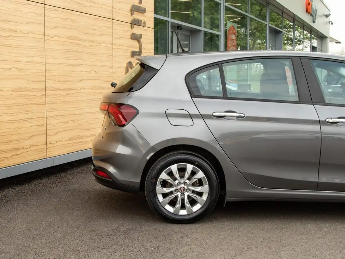 2018-fiat-tipo-14-easy-hatchback-big-6