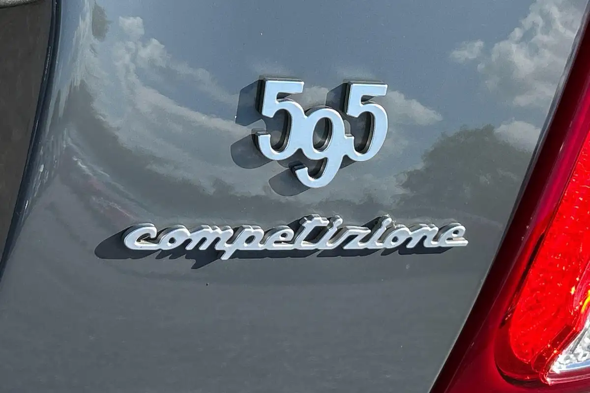 2022-abarth-595-14-tjet-competizione-big-24