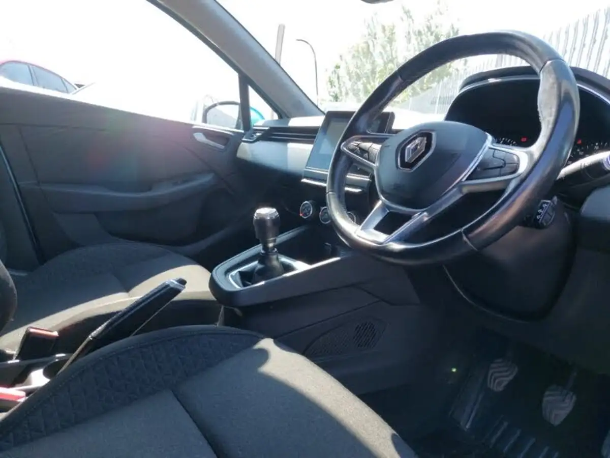 2020-renault-clio-10-sce-iconic-75bhp-big-10