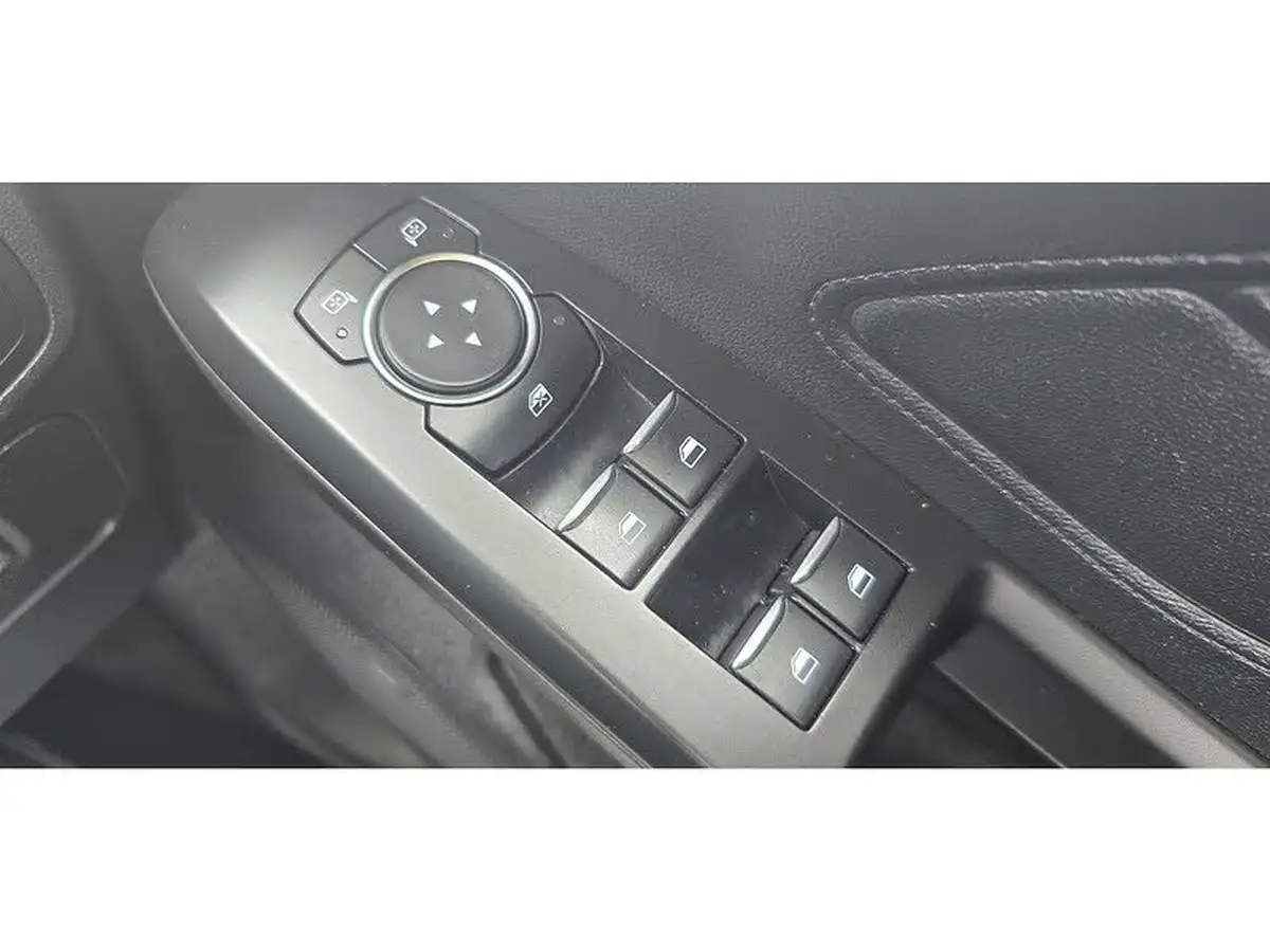 2020-ford-focus-15-zetec-95ps-estate-big-17