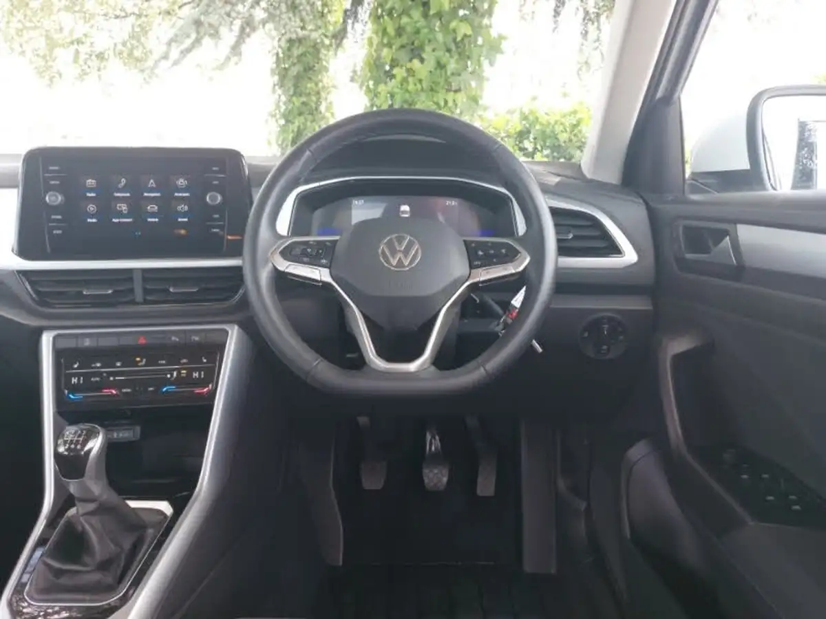 2024-volkswagen-t-roc-10-tsi-life-110ps-big-6