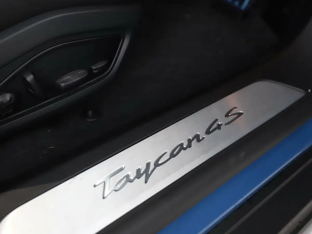 2025-porsche-taycan-e-4s-cross-turismo-598ps-big-24