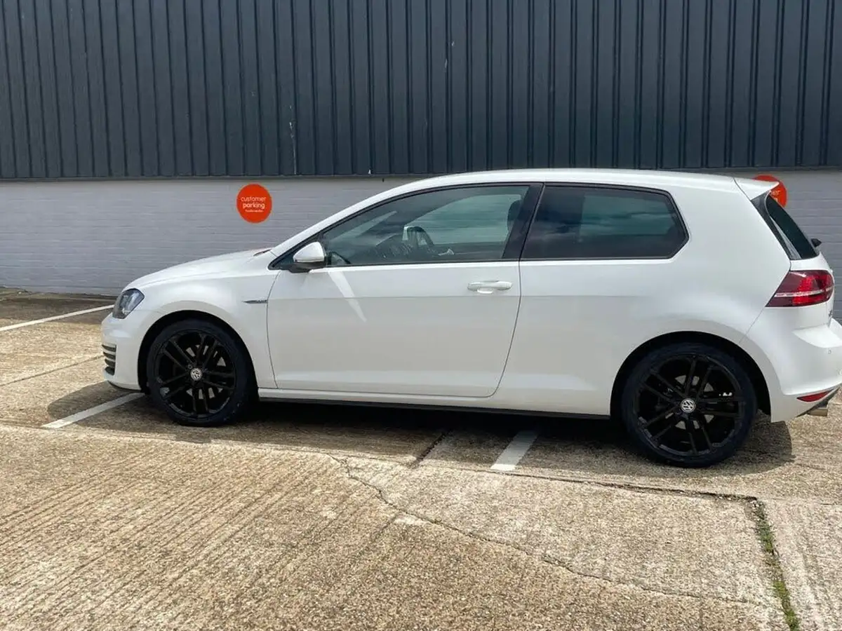2014-volkswagen-golf-20tdi-gtd-3d-big-71