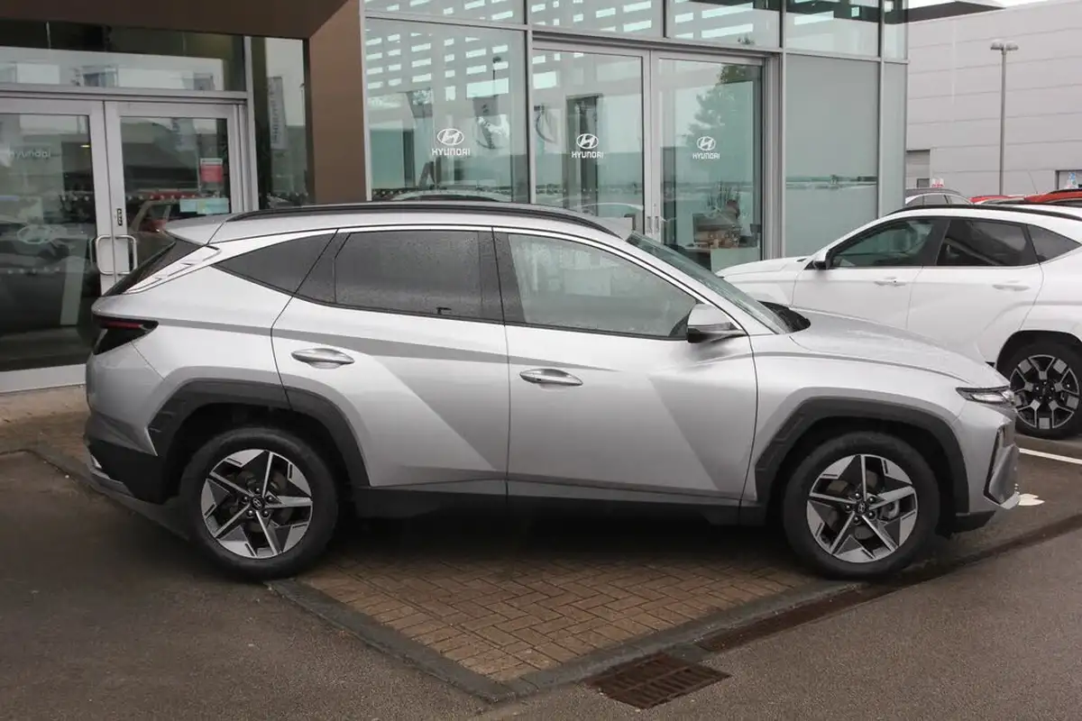 2024-hyundai-tucson-16-t-gdi-premium-160ps-two-tone-roof-big-4