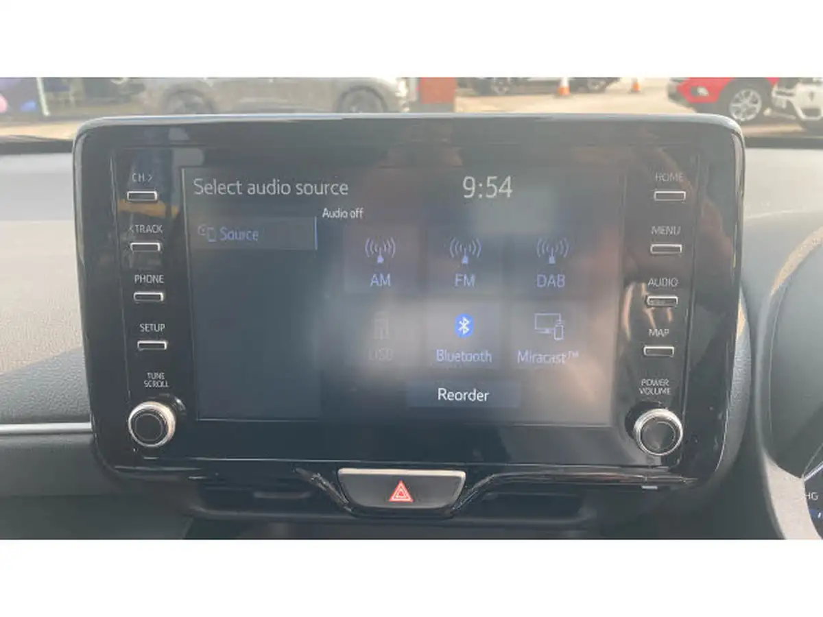 2021-toyota-yaris-15-vvt-i-design-panoramic-roof-big-11