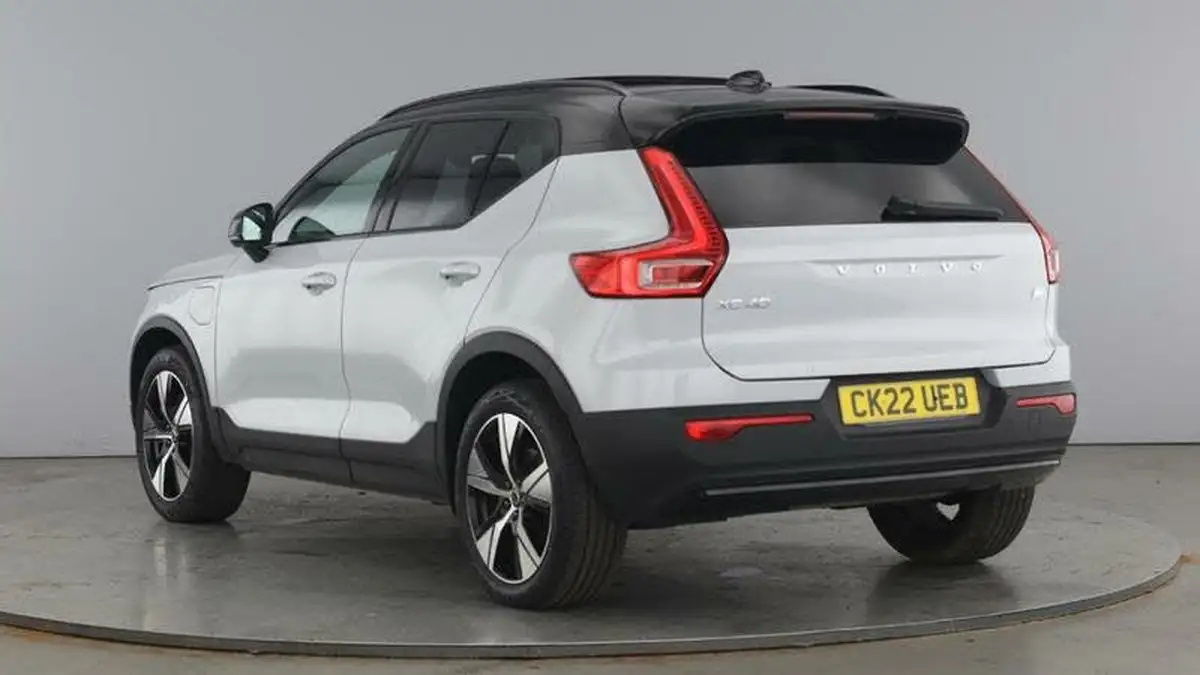 2021-volvo-xc40-15-t5-r-design-262bhp-big-2