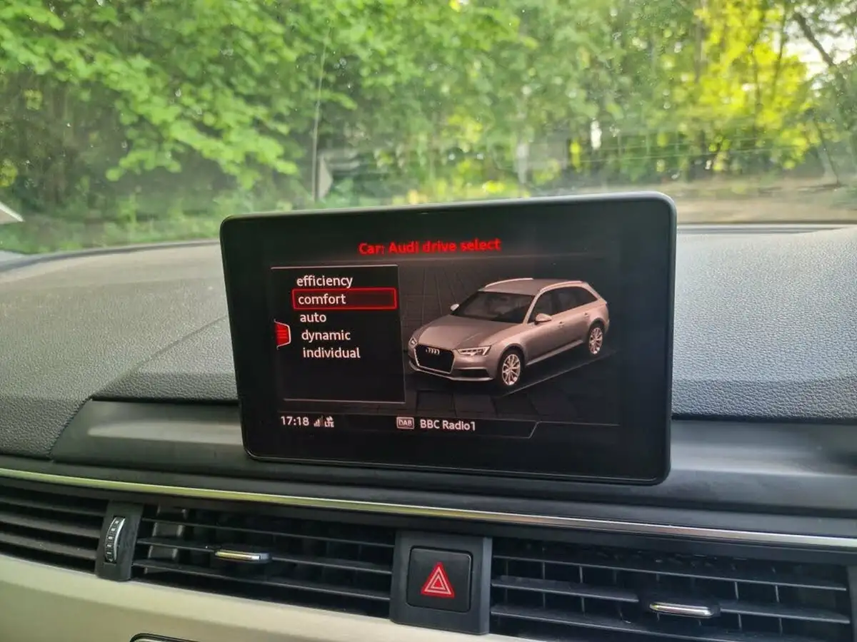 2017-audi-a4-avant-20-tdi-s-line-150ps-tronic-big-16