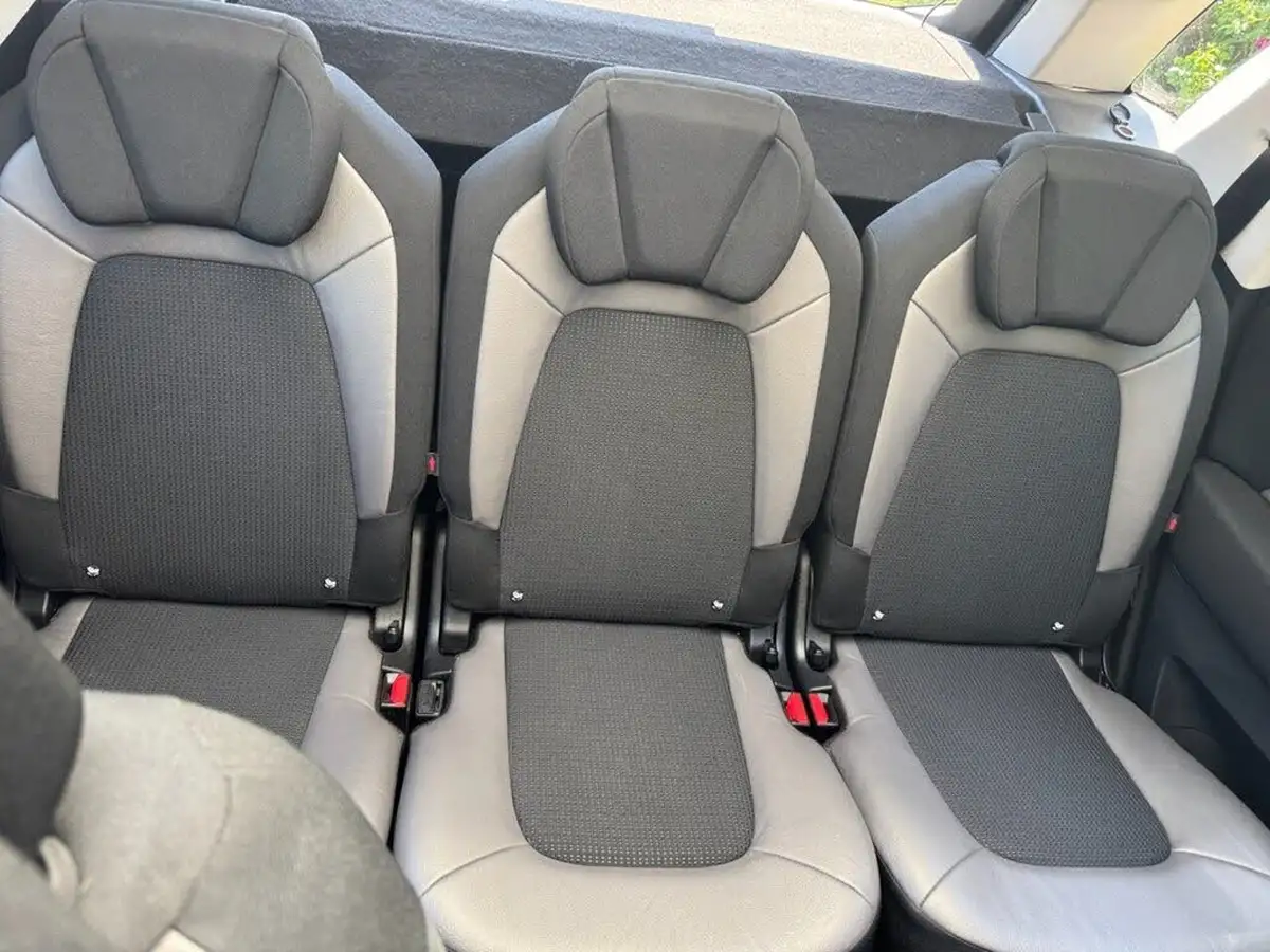 2016-citroen-c4-picasso-16bluehdi-exclusive-eat6-big-27
