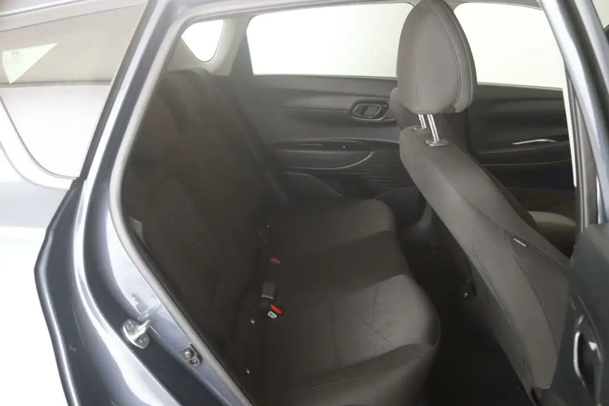 2022-hyundai-bayon-10-t-gdi-premium-120ps-big-11