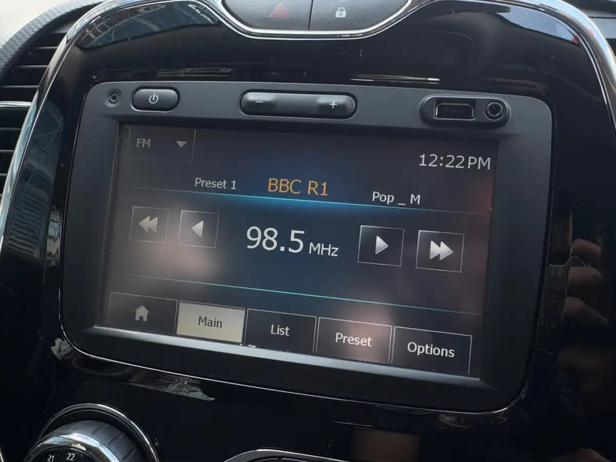 2015-renault-captur-09-dynamique-nav-big-54