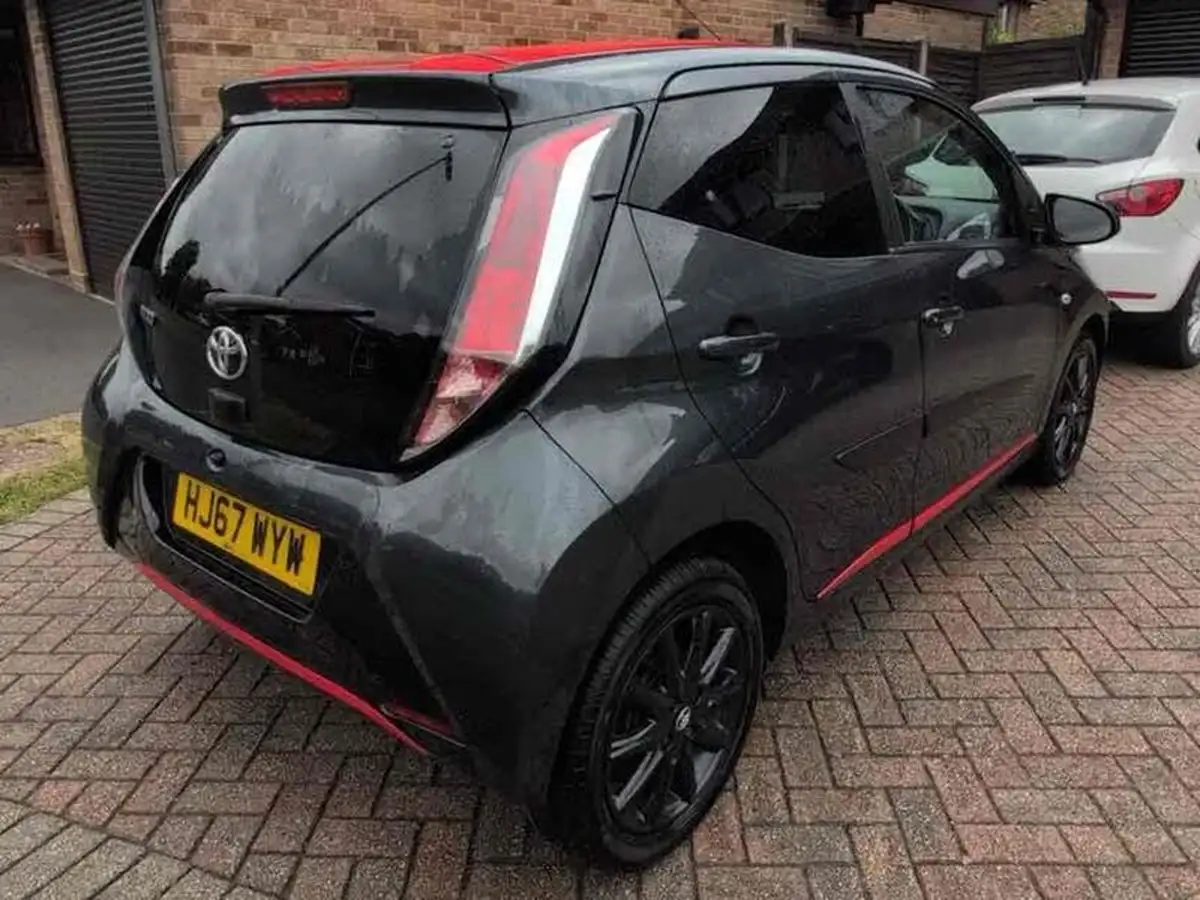 2017-toyota-aygo-10-vvt-i-x-press-71bhp-x-shift-big-2
