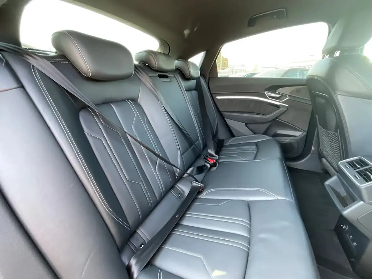 2021-audi-e-tron-55e-s-line-sportback-big-10