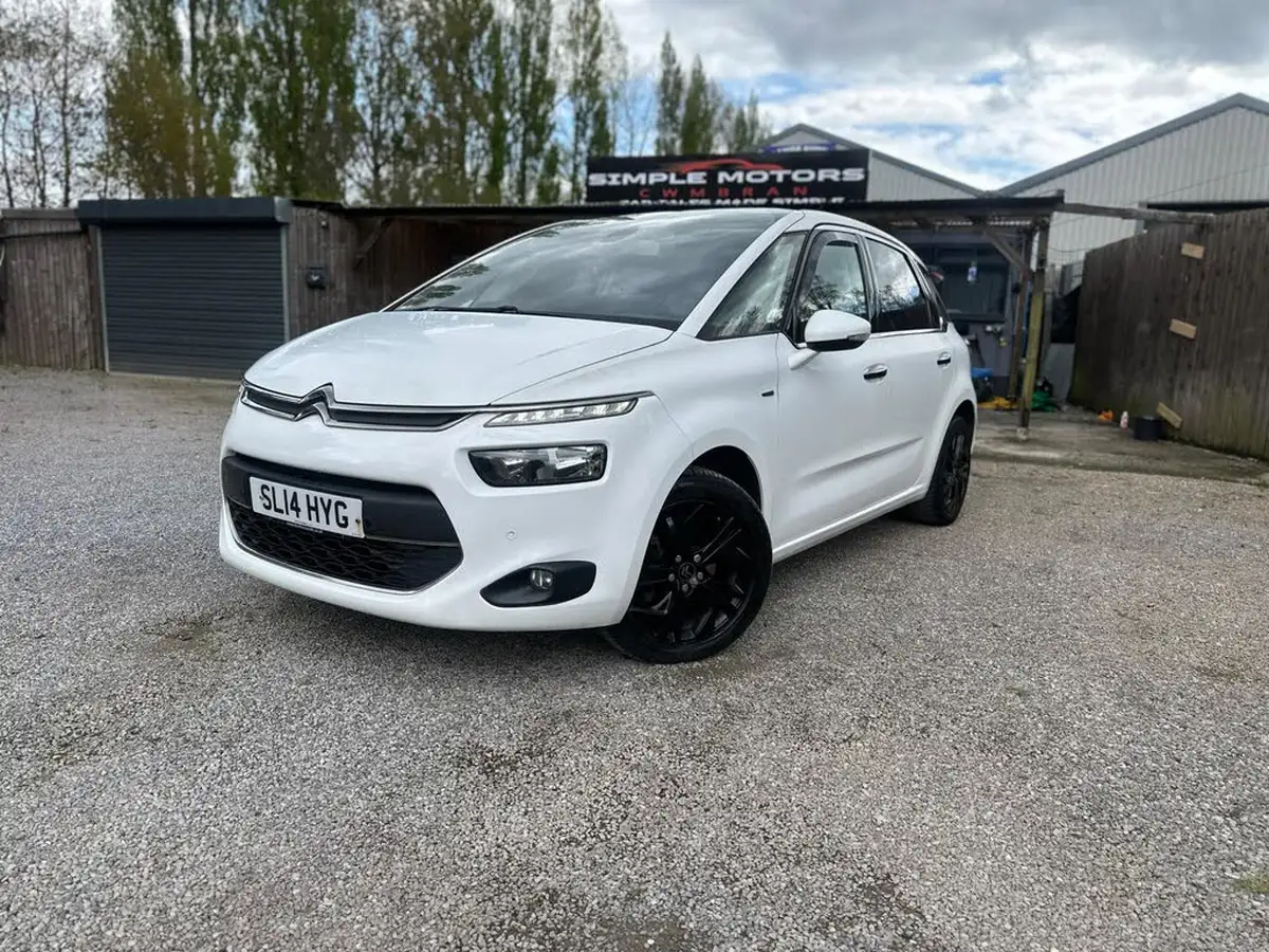 2014-citroen-c4-picasso-16e-hdi-exclusive-big-0
