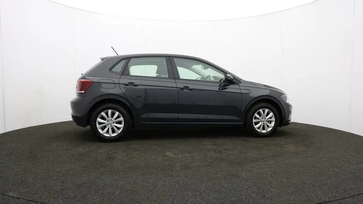 2018-volkswagen-polo-10-se-65ps-big-38