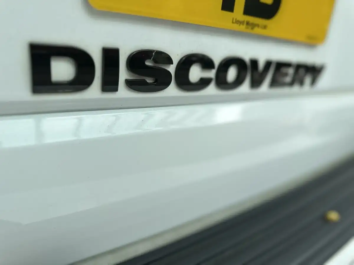2016-land-rover-discovery-4-30-sd-v6-hse-big-43