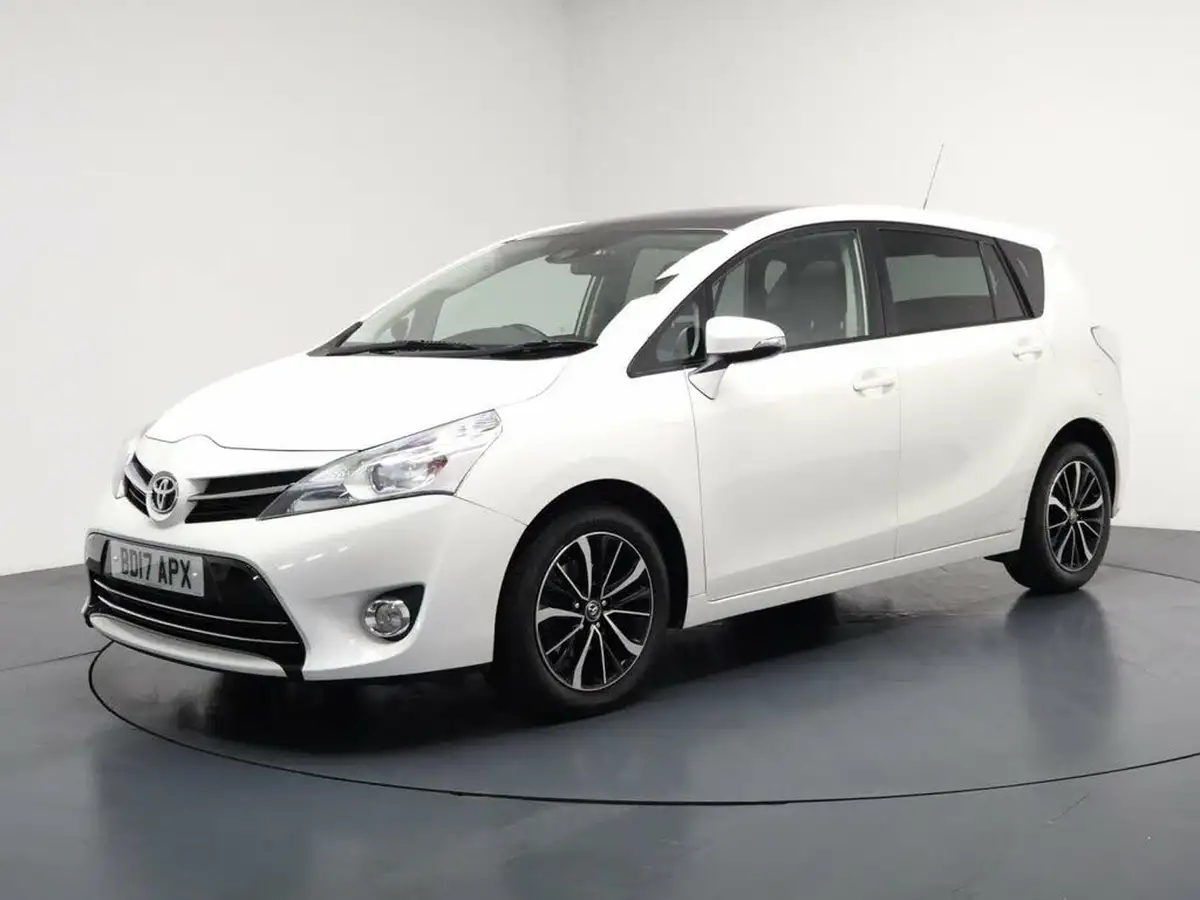 2017-toyota-verso-16d-d-4d-design-7st-big-5