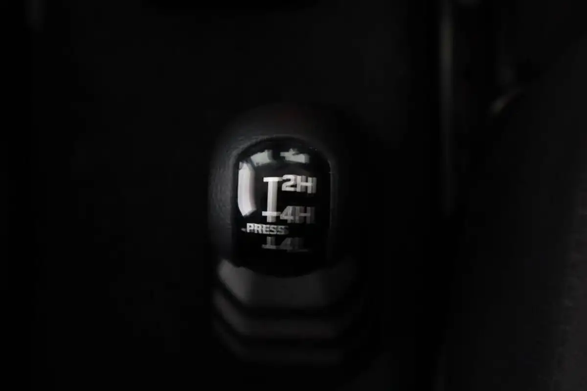 2024-suzuki-jimny-15-light-commercial-allgrip-big-18