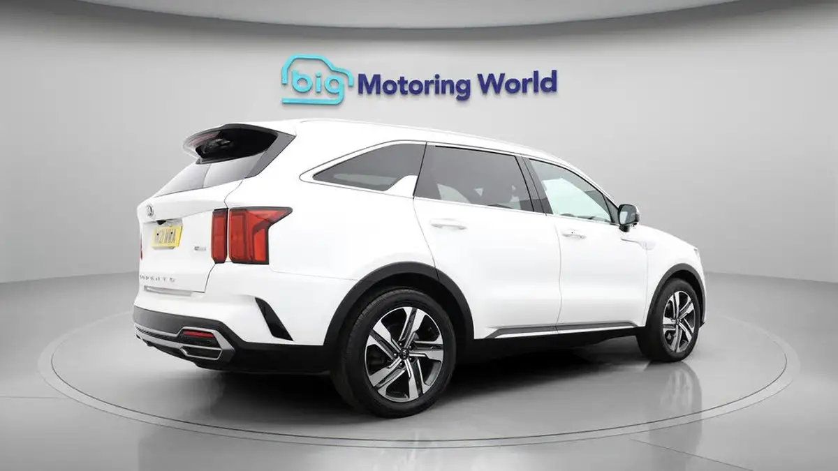 2021-kia-sorento-16-t-gdi-4-226bhp-hev-big-7