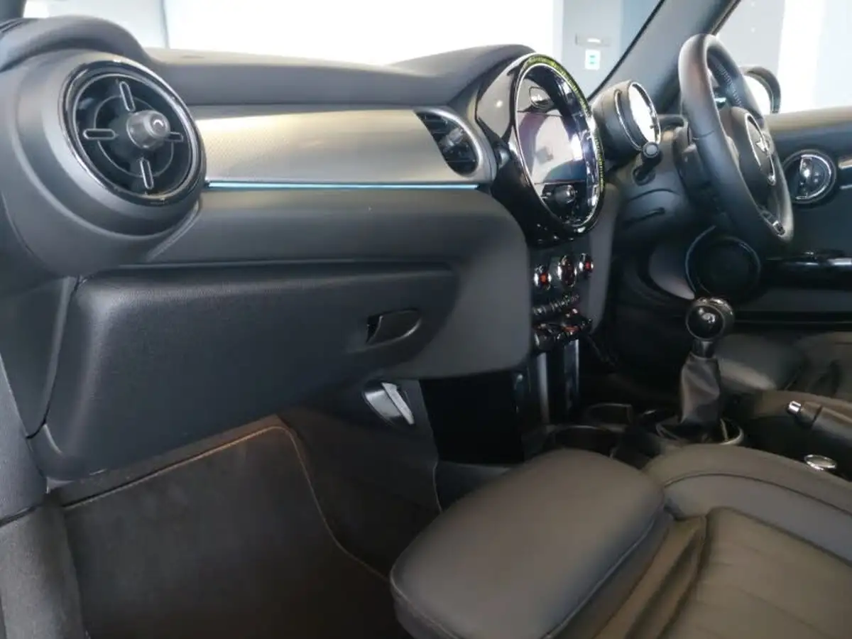 2021-mini-cooper-15-cooper-exclusive-hatchback-3d-big-6