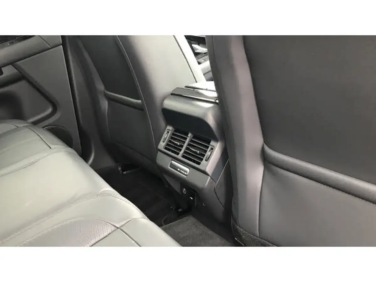 2024-land-rover-range-rover-evoque-20-d200-dynamic-hse-big-17