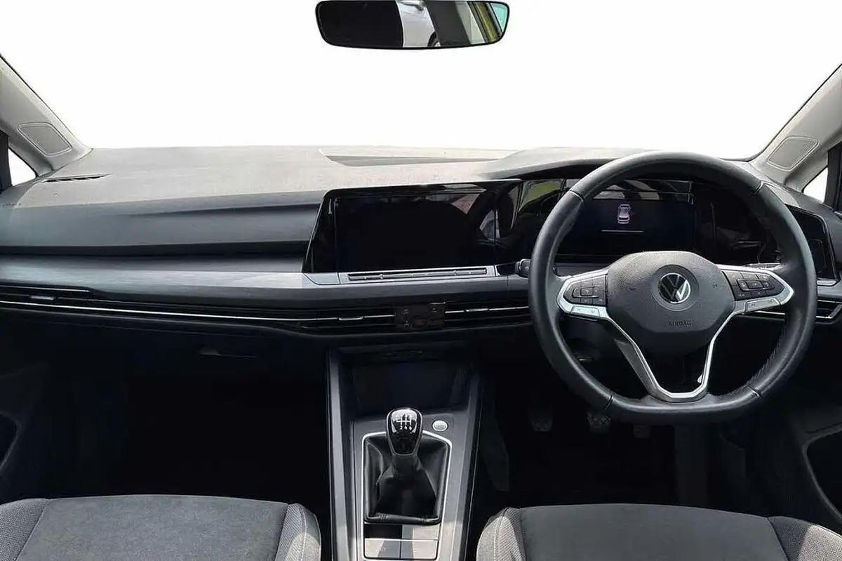 2022-volkswagen-golf-15-tsi-style-130ps-hatchback-big-9