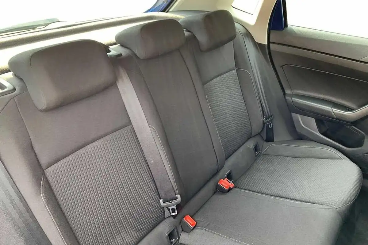 2018-volkswagen-polo-10-se-75ps-big-7