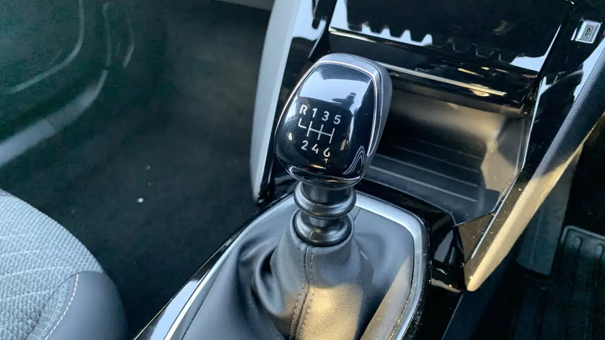 2024-peugeot-2008-suv-12-puretech-allure-130ps-big-19