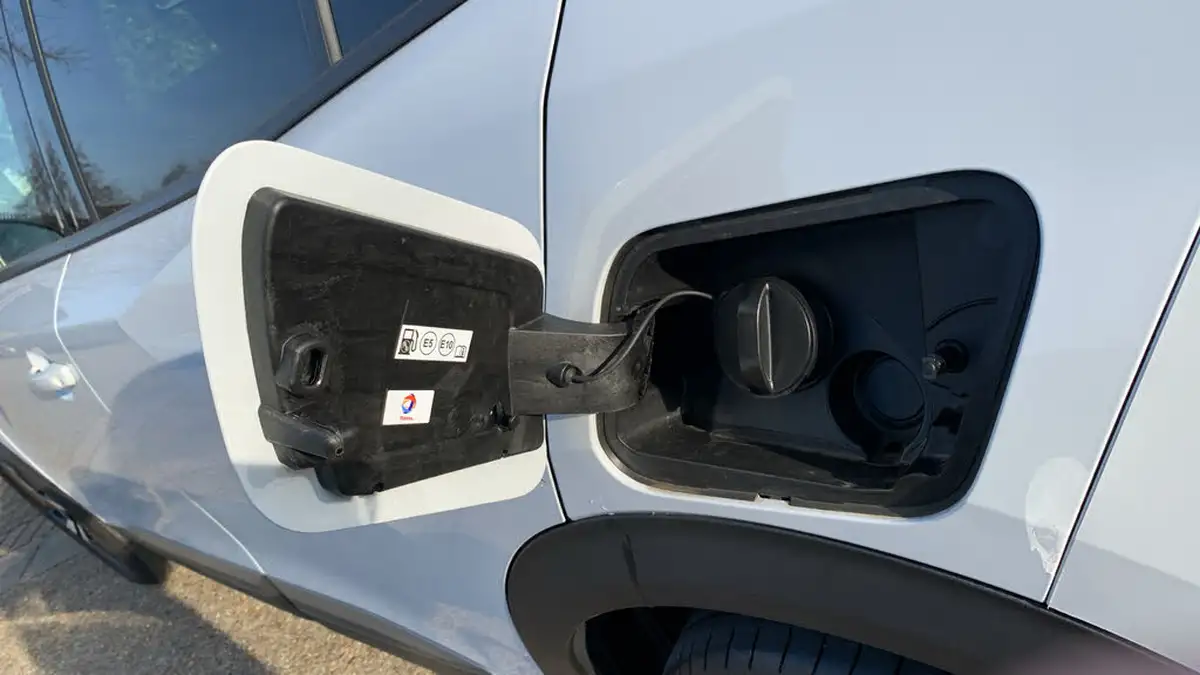 2024-peugeot-2008-suv-12-puretech-allure-130ps-big-47