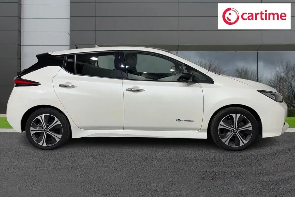 2018-nissan-leaf-e-tekna-110kw-big-1