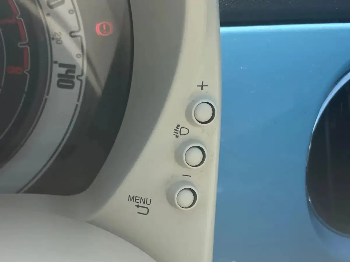 2017-fiat-500-12-lounge-big-28